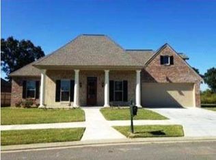 104 S Montauban Dr, Lafayette, LA 70507