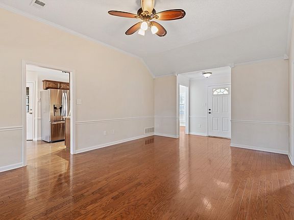 4th image of 6620 Dawnhill Rd
