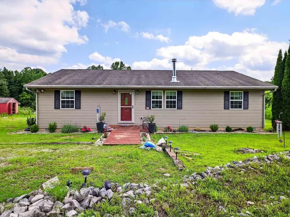 8970 E Oak Hill Dr, Bloomfield, IN 47424