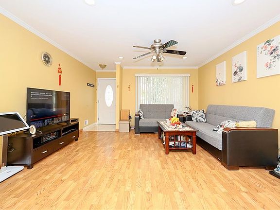 3rd image of 270 Greaves Ave