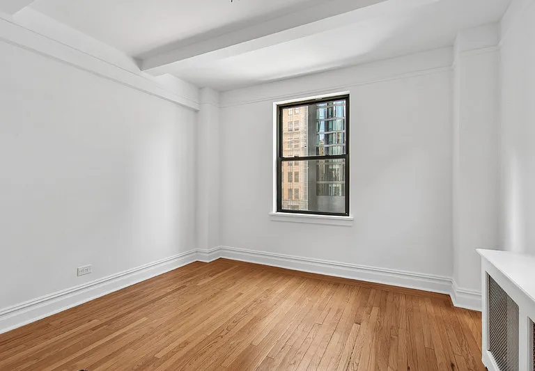 440 W 34th St #5E — Photo 7