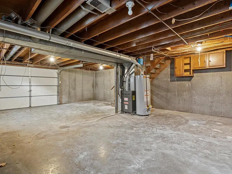 811 Thornton St — Photo 15