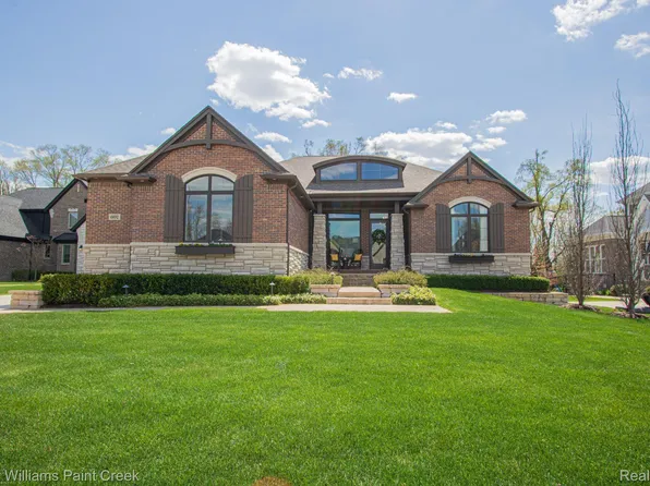 6092 Park Ave, Washington, MI 48095