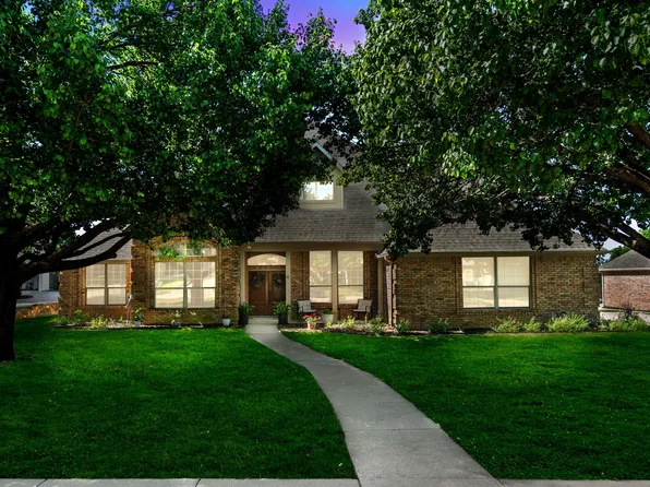 32 Royal Oaks Cir, Denton, TX 76210