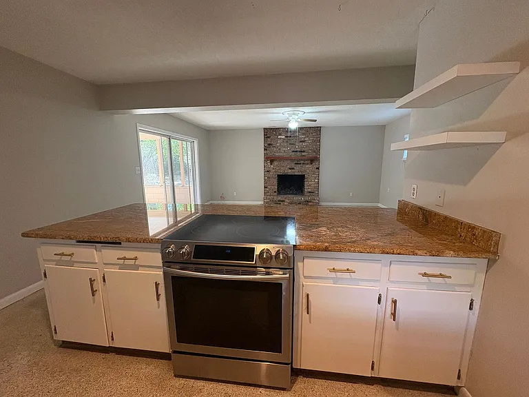 719 Kewannee Trl — Photo 6