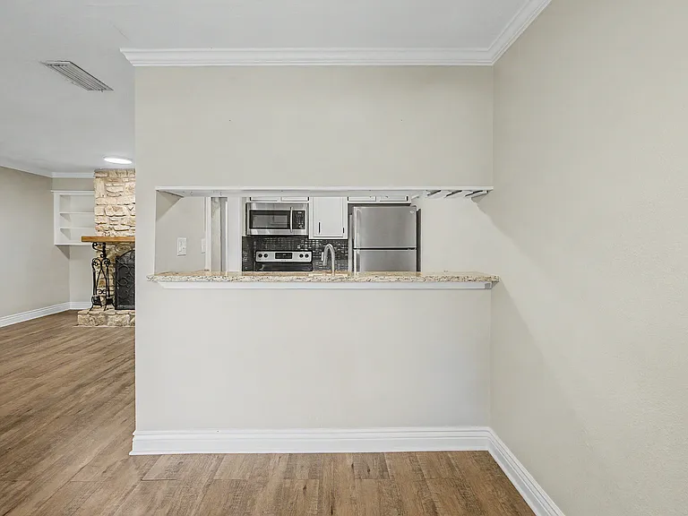 41 Cypress Fairway Vlg — Photo 9