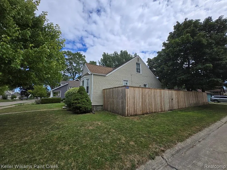1489 West Blvd — Photo 3