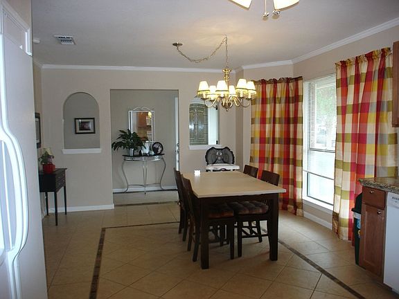 4th image of 202 Fawn Valley Dr