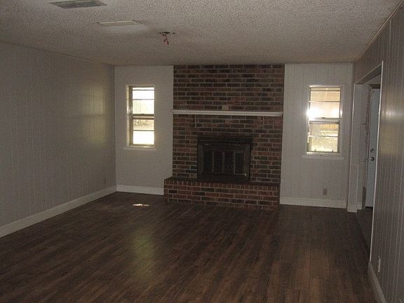 4th image of 411 Ashland Dr