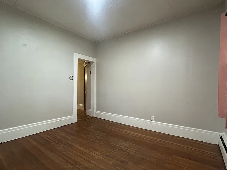 29 Westminster St — Photo 4