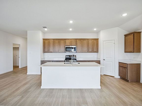 5th image of 3713 Prairie Chapel Rd