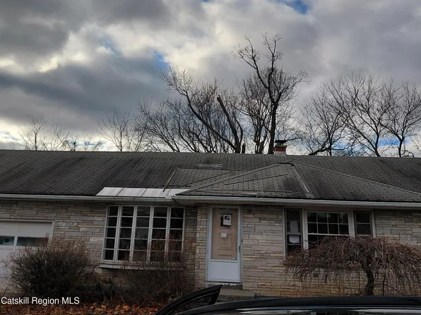 1 Crestwood Avenue, Troy, NY 12180