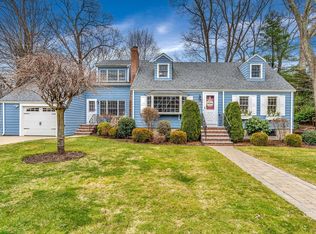 106 Falcon St, Needham, MA 02492