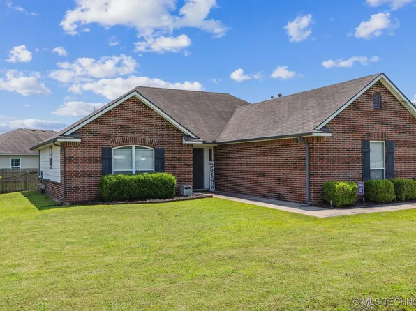 9668 E 530th Rd, Claremore, OK 74019