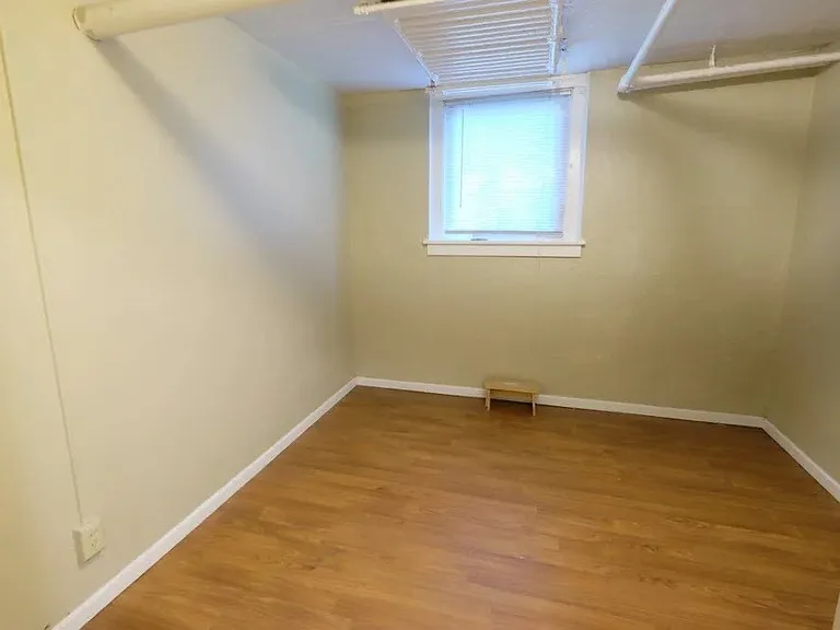 Welcome to Central Lakes of Uptown, where spacious living meets modern comfort. This inviting unit features ample natural light and a flexible layout, perfect for your personal touch. Don't miss your chanceschedule a tour today!