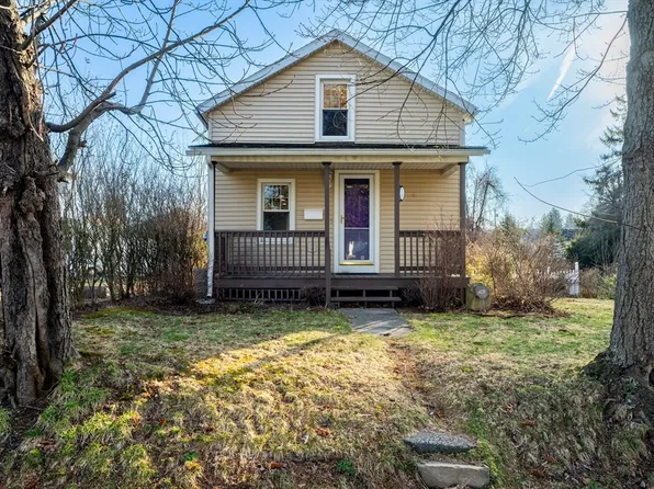 115 Saratoga Ave, Chicopee, MA 01013