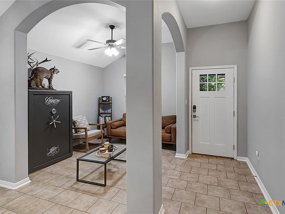 3rd image of 112 Carlsbad Dr