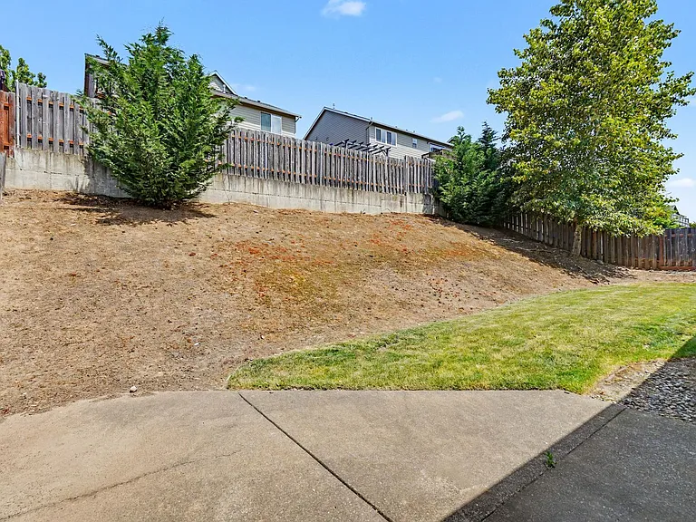 2495 Benjamin Ave NW — Photo 12