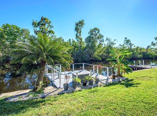 95 Sun Cir, Fort Myers, FL 33905