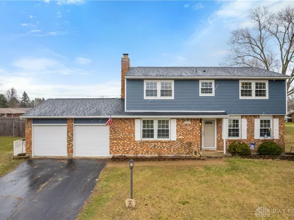 1833 El Camino Dr, Xenia, OH 45385