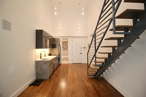 Rented by Hagstrom Management Inc | media 44