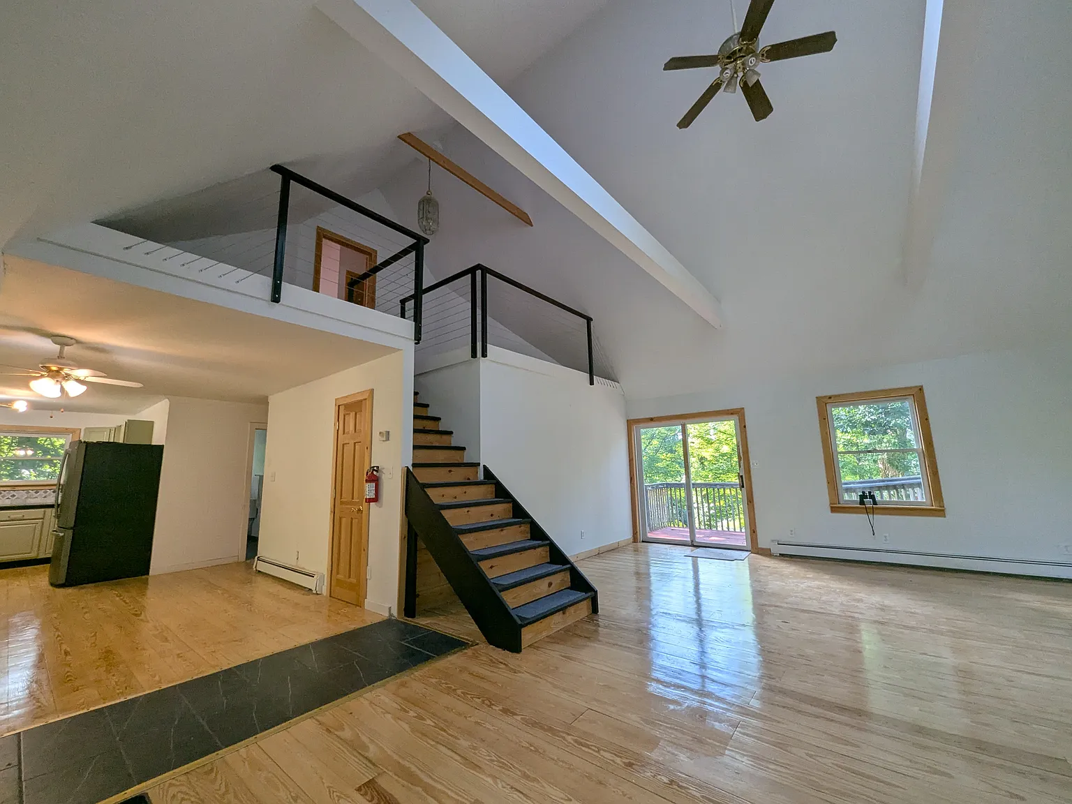 3 bed, 2600 sqft, $4,000 — Photo 4