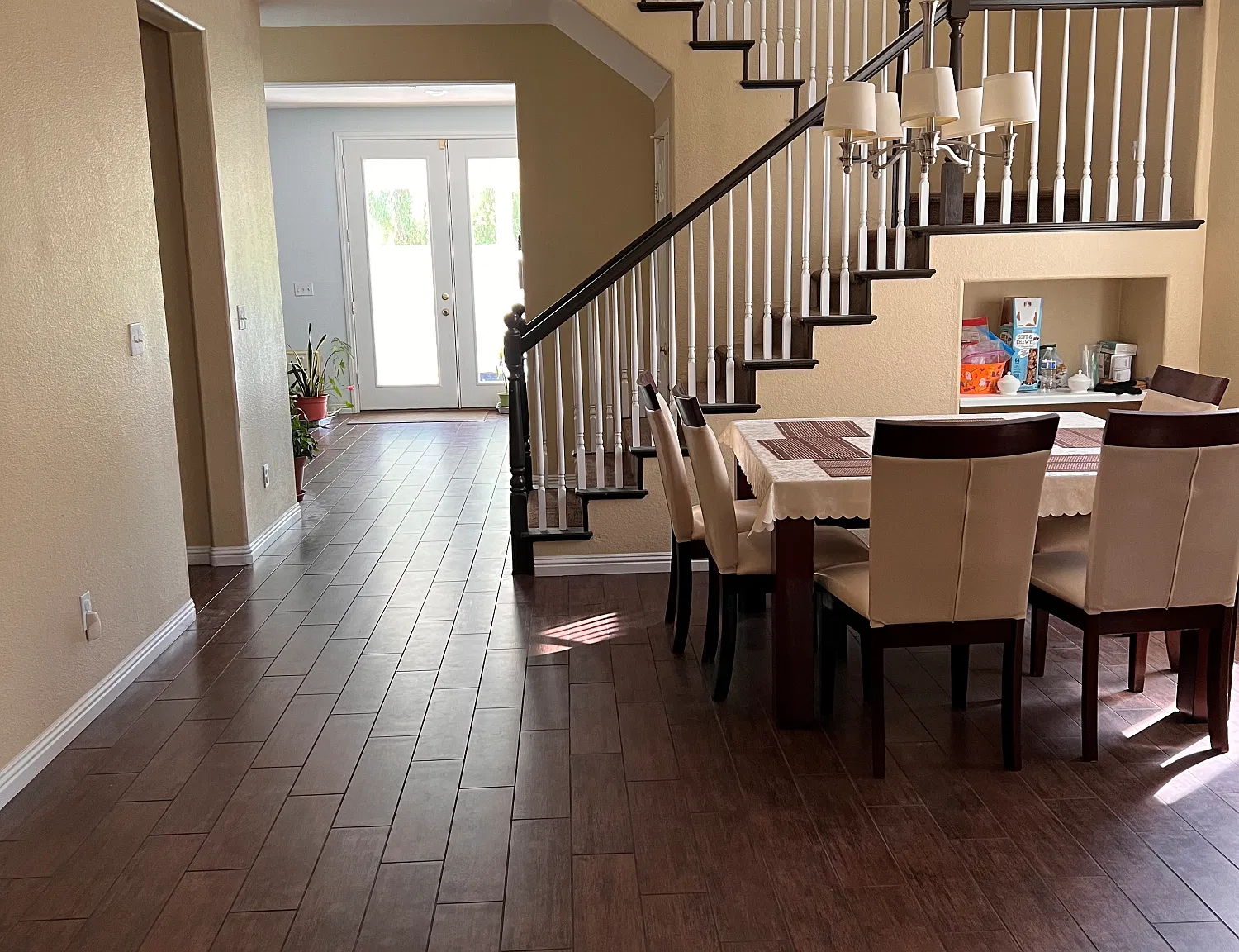 4 bed, 2.5 bath, 2099 sqft, $2,900 — Photo 3