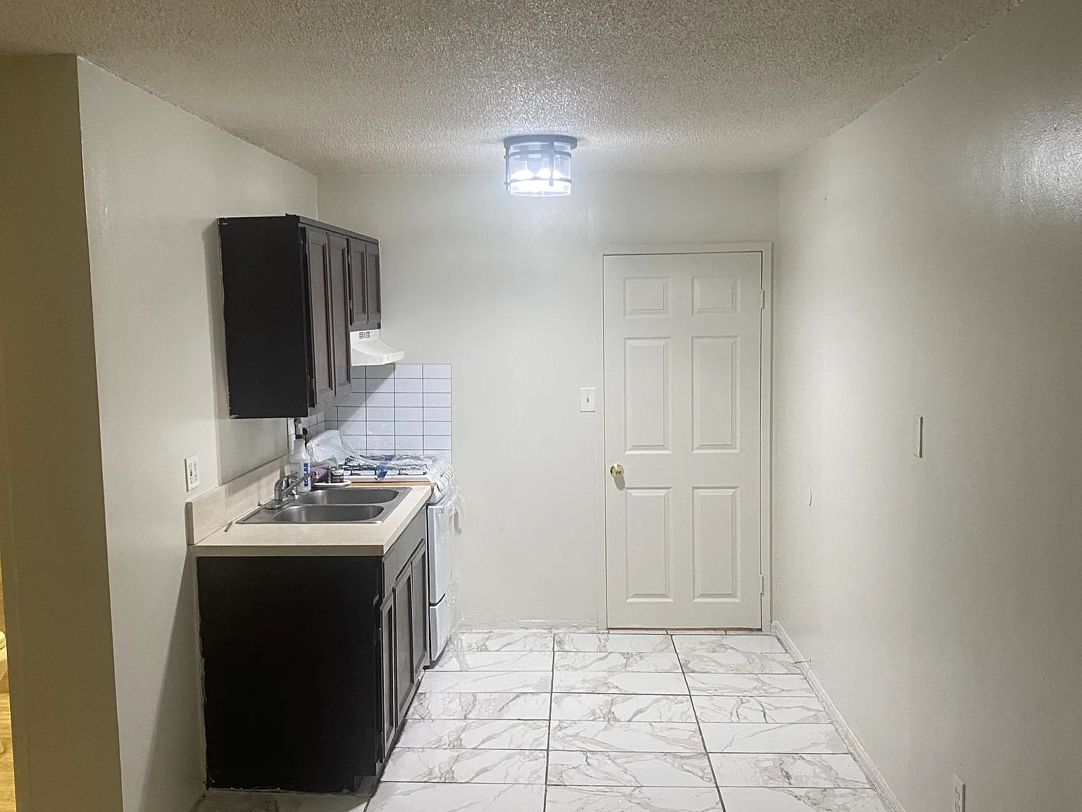 2 bed, 750 sqft, $2,500 — Photo 4