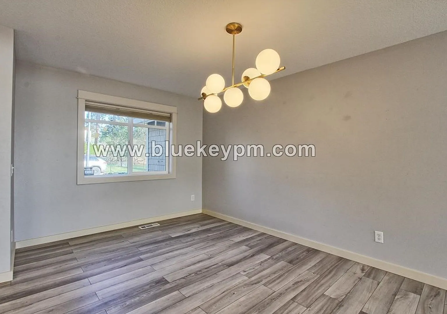 3 Bed, 3 Baths Home in Cedar Mill — Photo 4