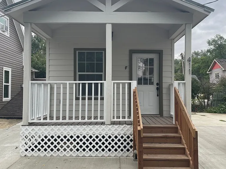 411 Smith St — Photo 8