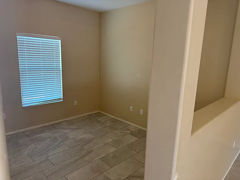 957 W Calle Valenciana — Photo 9