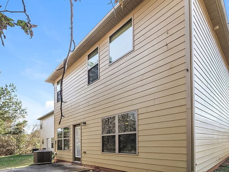 340 Concord Ter — Photo 16
