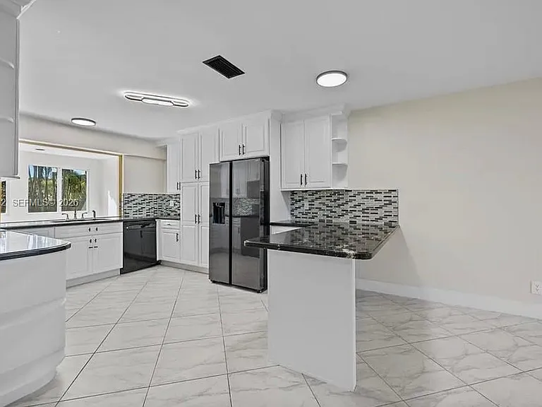 5300 Adams St — Photo 11