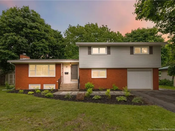23 Vista Dr, Moncton, NB E1A 4L6