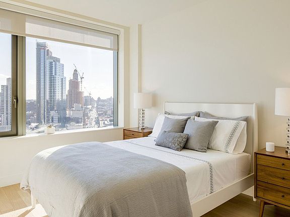 3rd image of 10 City Pt APT 22K