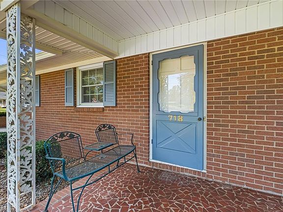 3rd image of 718 Corjon Rd