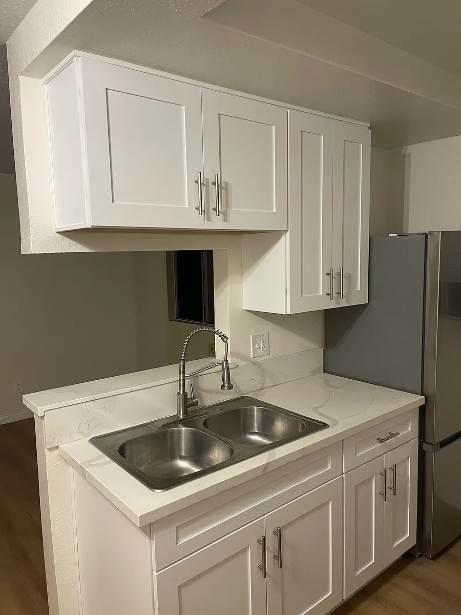 Building Photo - 1217 N Edgemont St #106