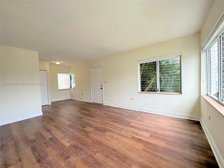 1920 Biarritz Dr #3 — Photo 8