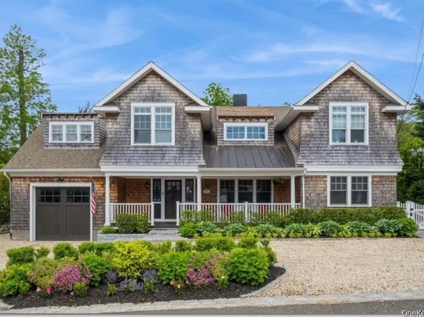 8 Hilltop Drive, Bayville, NY 11709