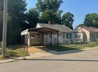 4 Hickory Ln, Lebanon, MO 65536