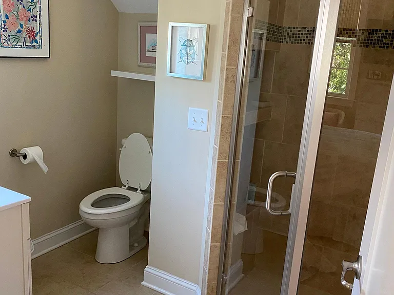 2nd bedroom bathroom
