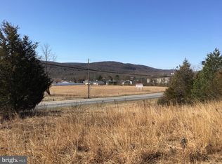 8 Short Ln, Pine Grove, PA 17963