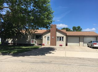 615 7th St SE, Devils Lake, ND 58301