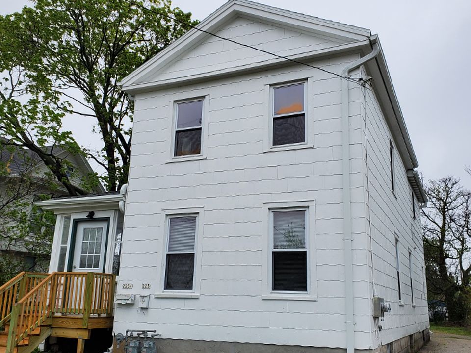 1st image of 223 W 11th Ave