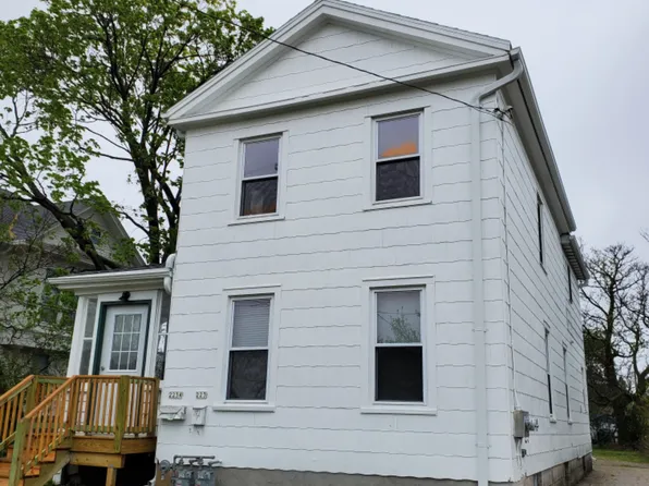 223 W 11th Ave, Oshkosh, WI 54902