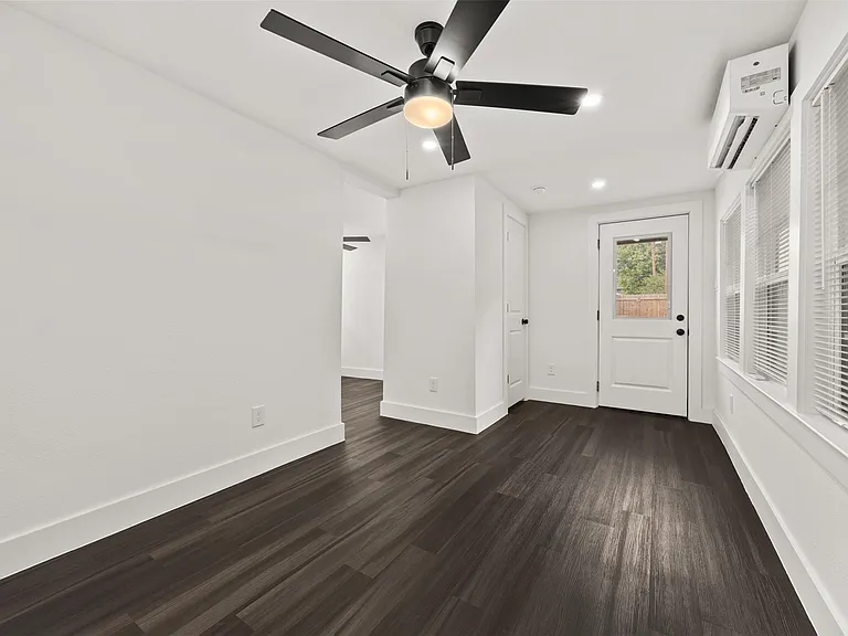 1123 Bomar St — Photo 28