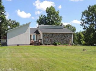 2400 Lynnoak Dr, Greensboro, NC 27406