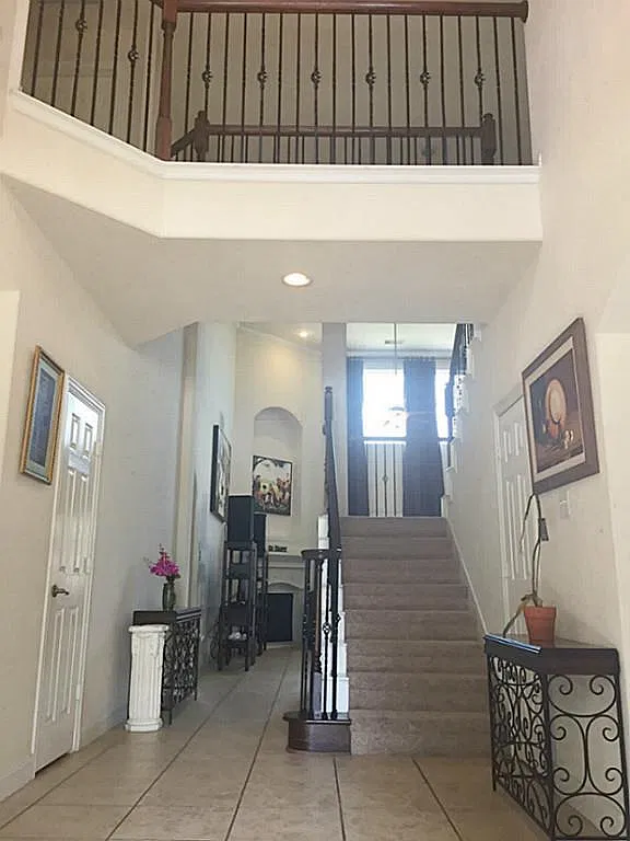 4 bed, 3.5 bath, 3384 sqft, $3,100 — Photo 3