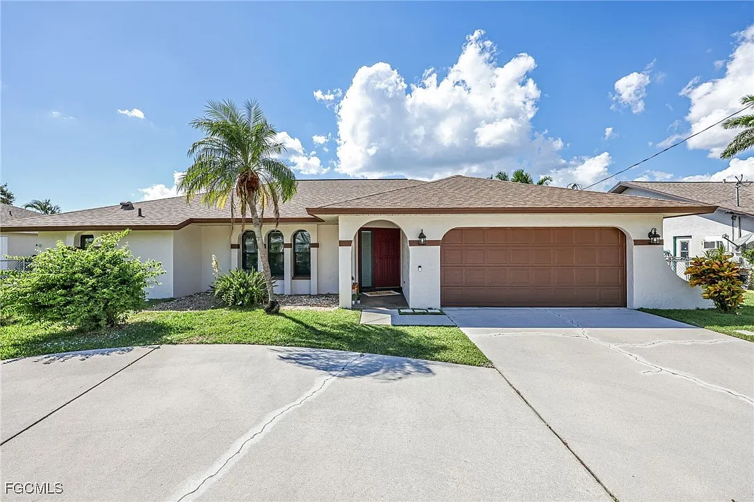 3 bed, 2.0 bath, 1592 sqft, $6,900 — Photo 1