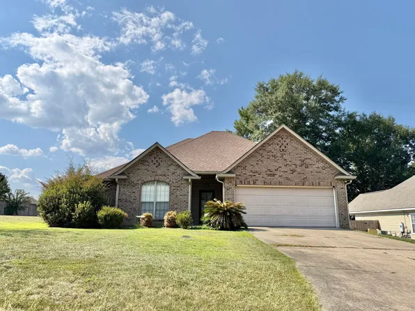 3 Chapel Ct, Hattiesburg, MS 39402